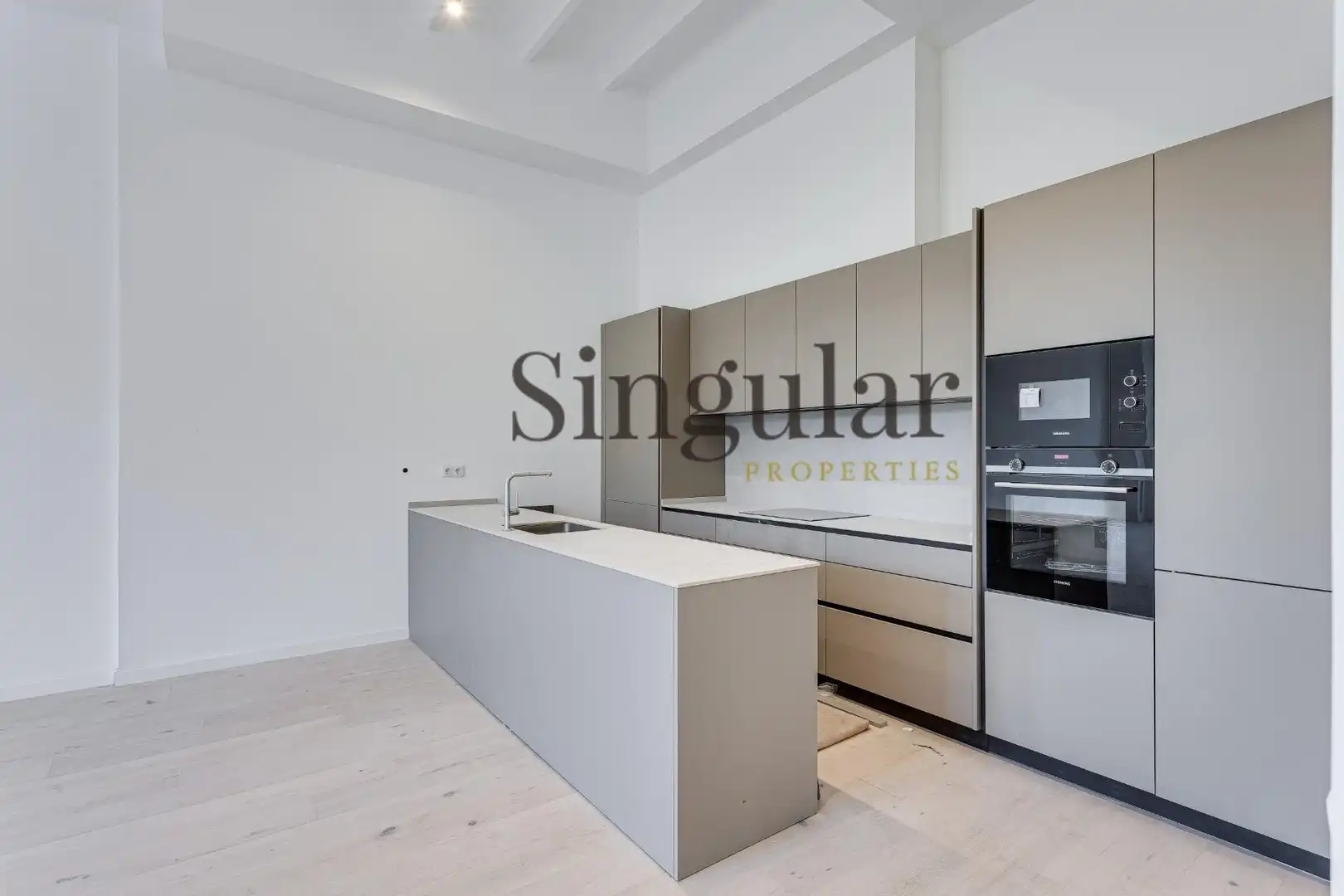 Cocina de Edificio en venta en Barcelona