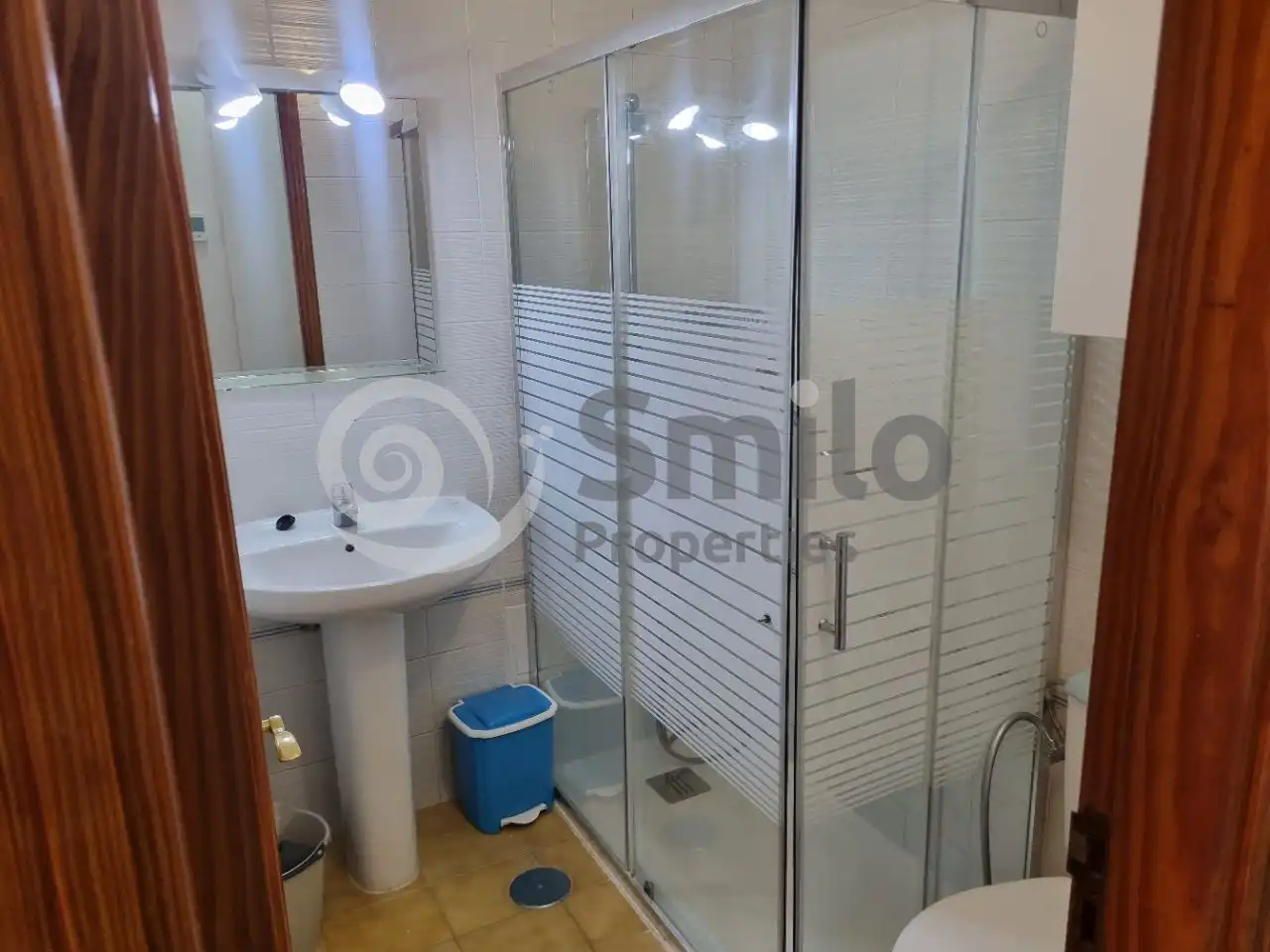 Badezimmer von Erdgeschoss zur Miete in Arona mit Möbliert und Gemeinschaftspool
