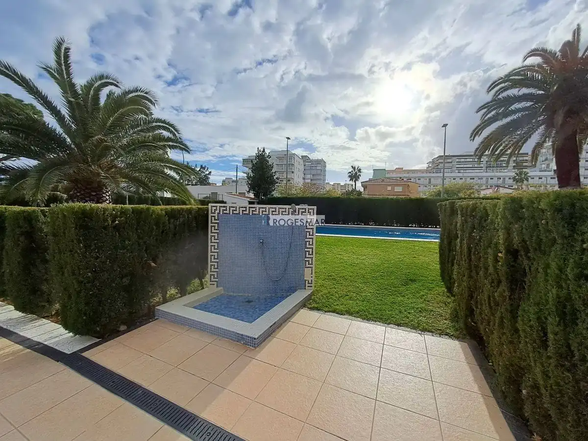 Schwimmbecken von Wohnungen zum Verkauf in Benicasim / Benicàssim mit Terrasse, Abstellraum und Gemeinschaftspool