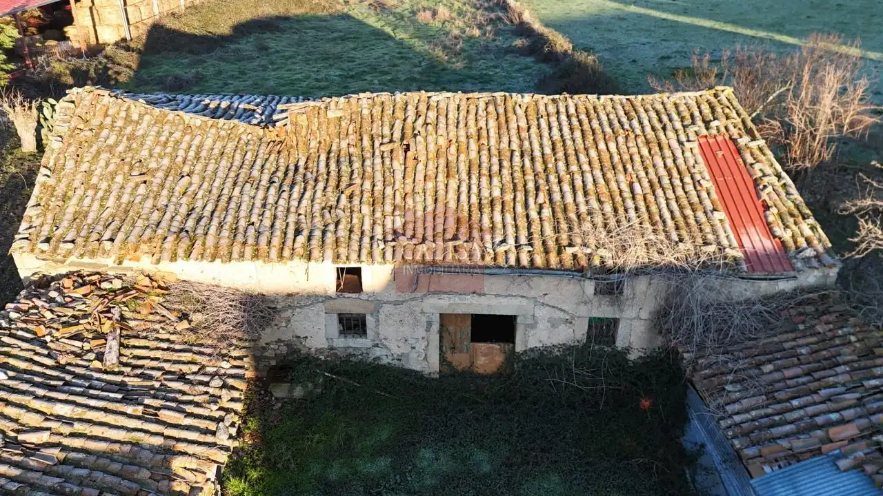 Vista exterior de Casa o xalet en venda en Hinojosa de Duero amb Calefacció, Jardí privat i Traster