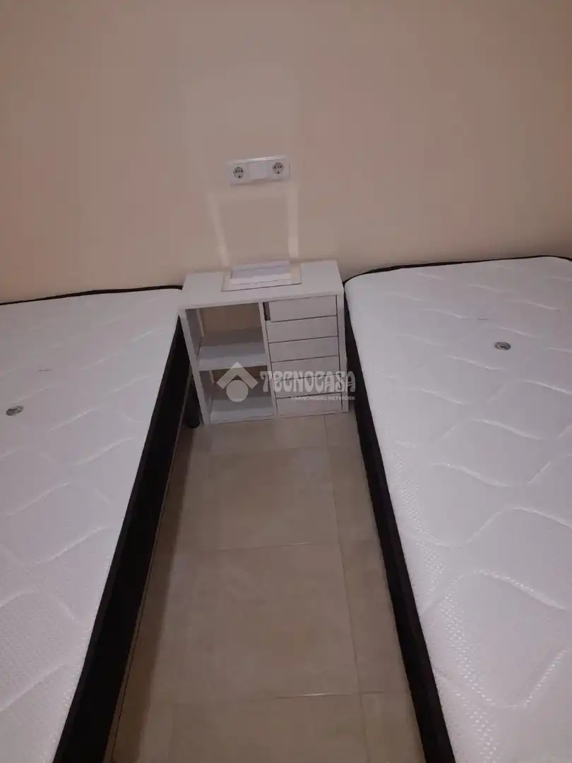 Bedroom of Flat for sale in Valencia