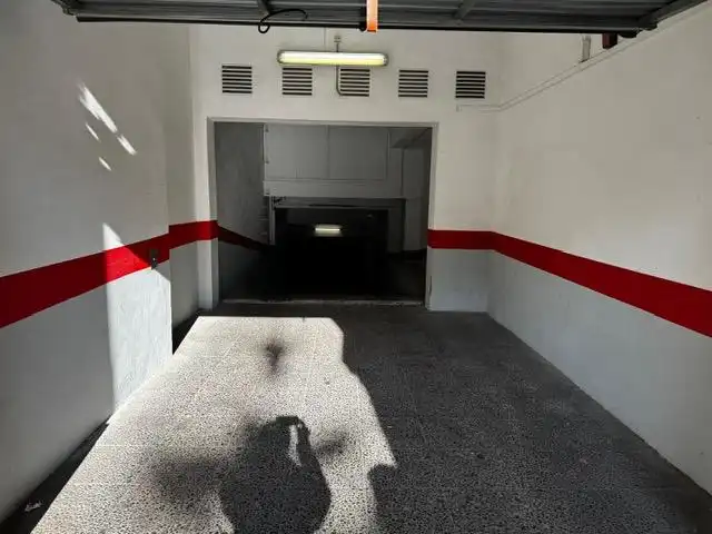 Parkplatz von Garage zum Verkauf in Girona