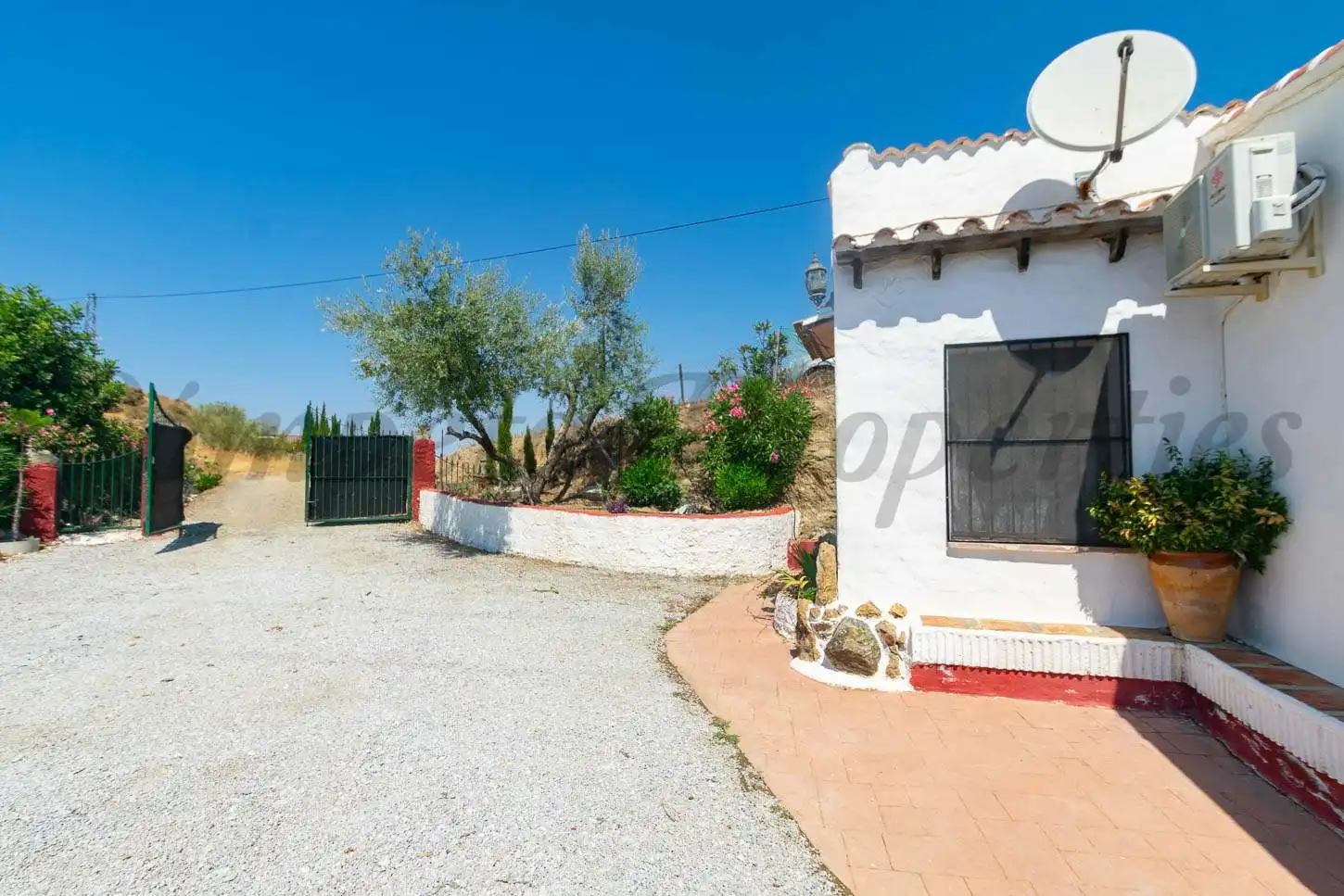 Außenansicht von Country house zum Verkauf in Sedella mit Klimaanlage, Privatgarten und Terrasse