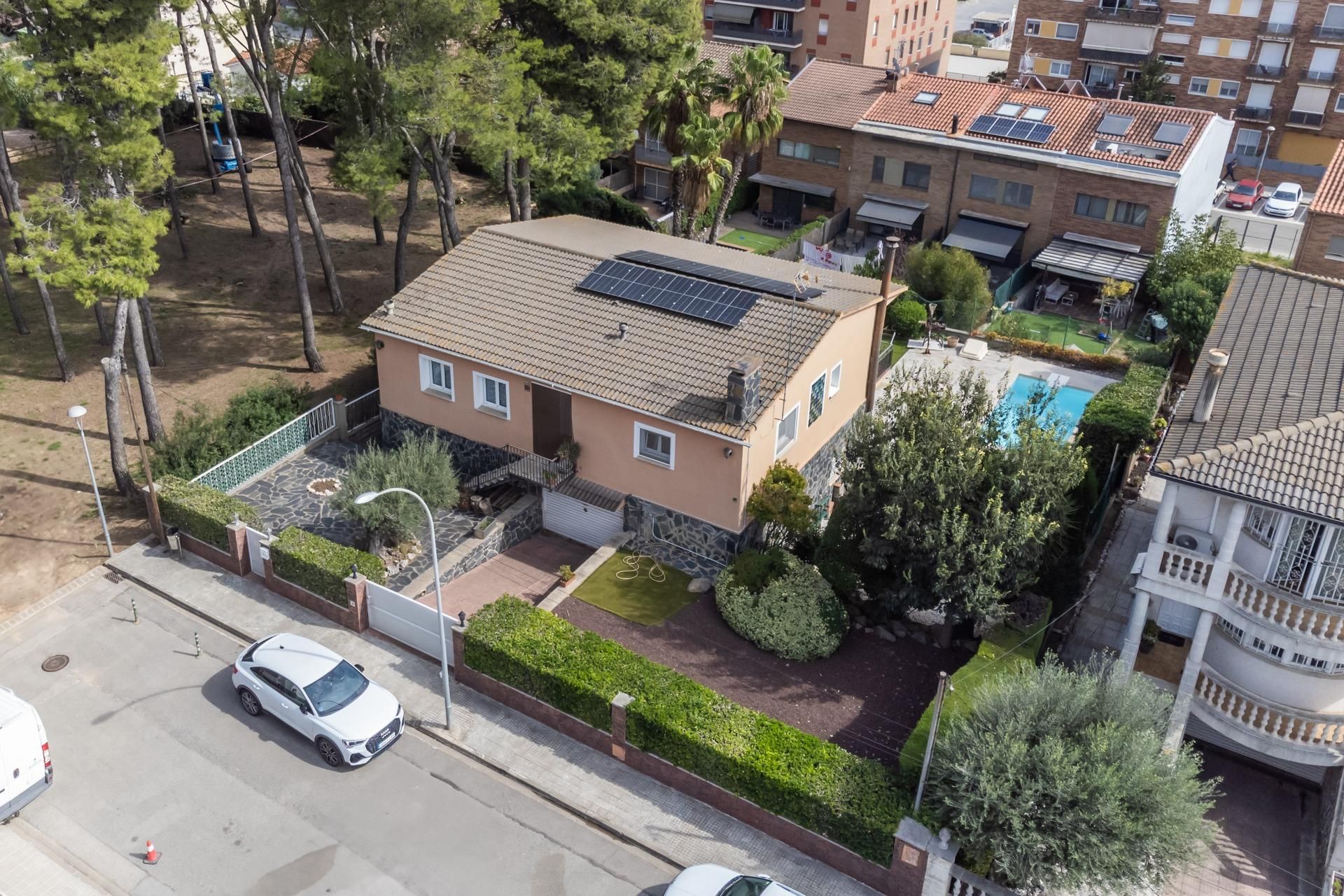 Exterior view of House or chalet for sale in Montmeló  with Air Conditioner, Heating and Private garden