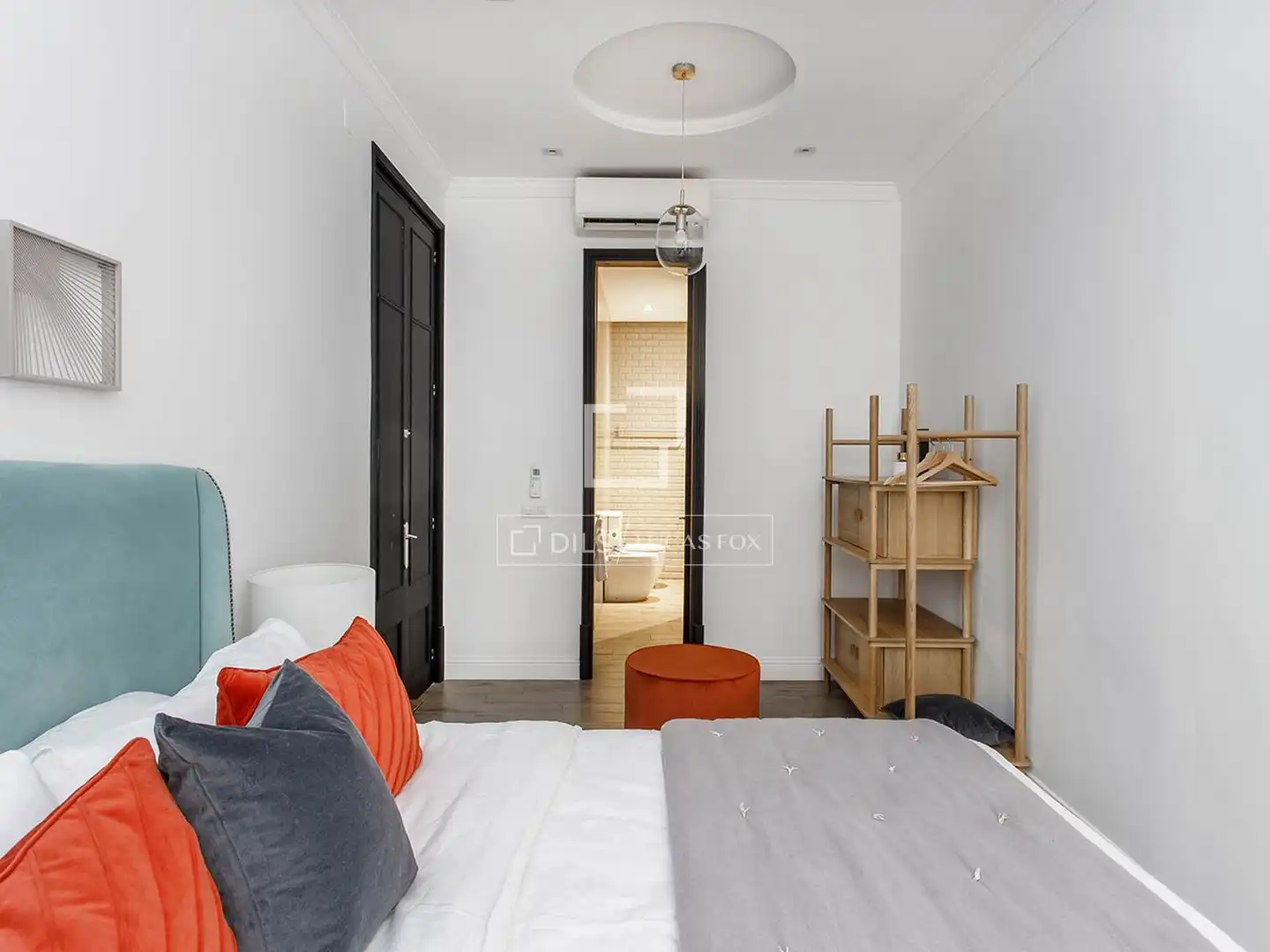 Bedroom of Flat for sale in Barcelona  with Air Conditioner, Heating and Furnished