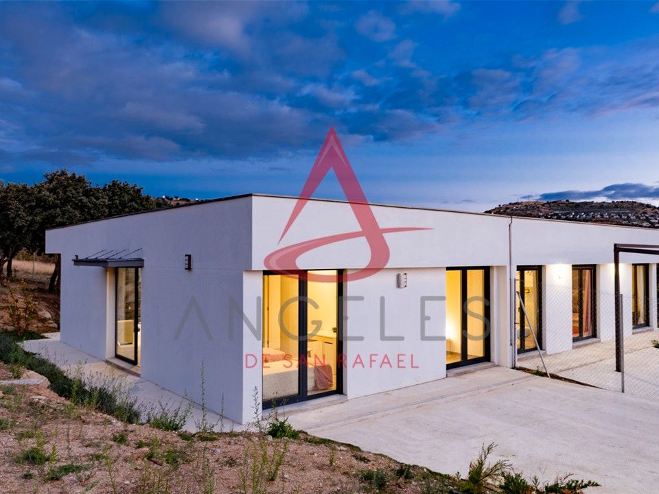 Exterior view of Single-family semi-detached for sale in Vegas de Matute  with Heating, Private garden and Oven