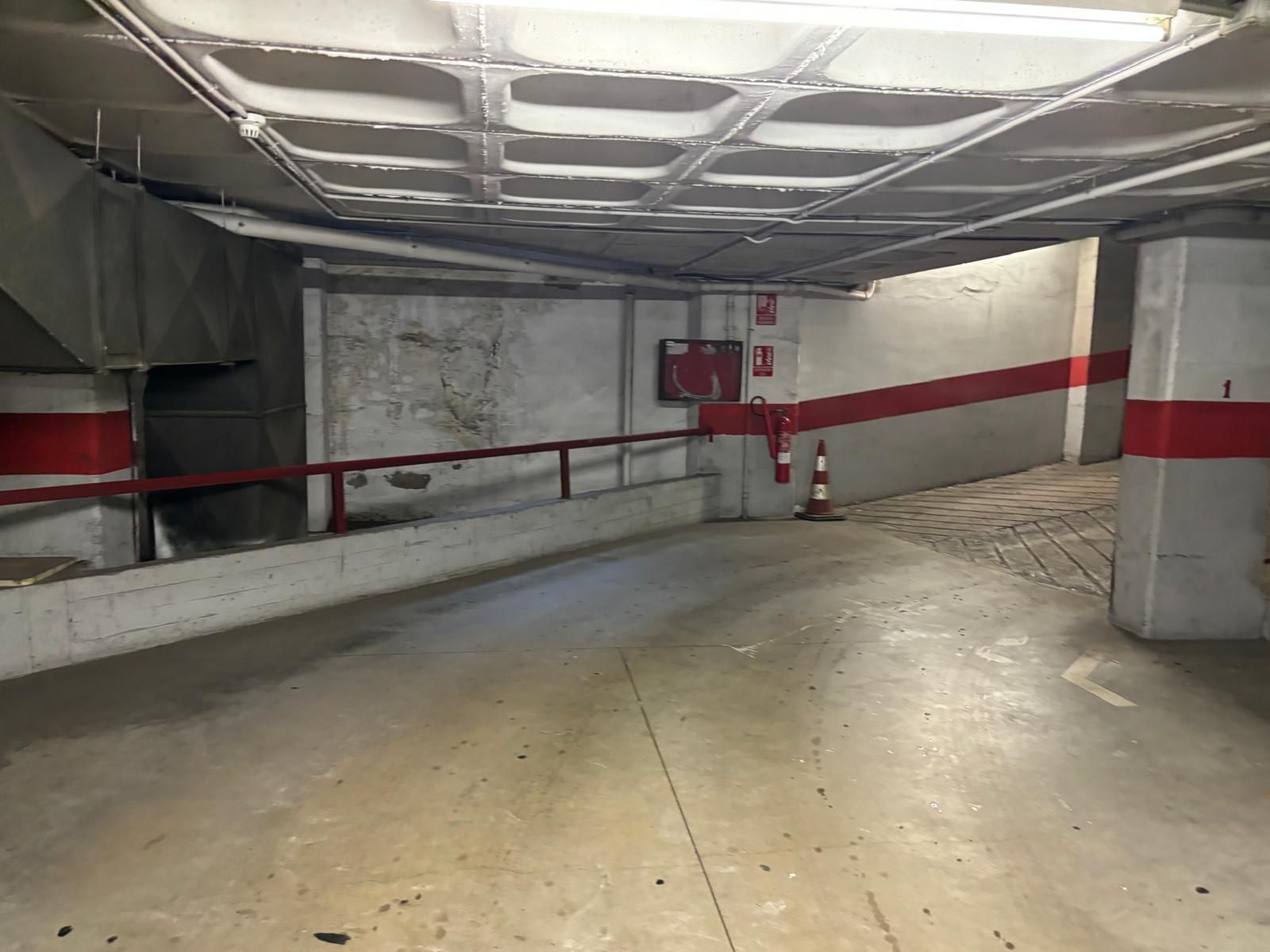 Garaje de alquiler en Carrer del Consell de Cent, Dreta de l'Eixample, Eixample