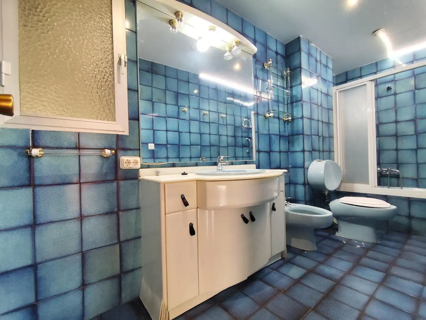 Bathroom of Flat for sale in Manises