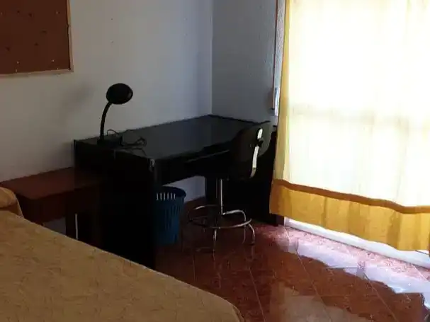 Schlafzimmer von Wohnung zur Miete in  Sevilla Capital mit Klimaanlage und Balkon