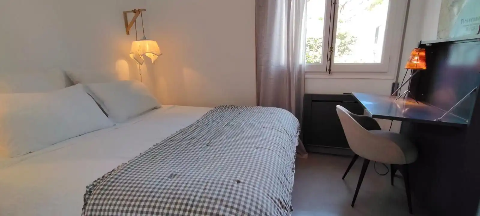 Schlafzimmer von Dachboden zum Verkauf in Palafrugell mit Klimaanlage, Heizung und Terrasse