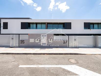 Exterior view of Single-family semi-detached for sale in Santa Lucía de Tirajana  with Terrace and Balcony