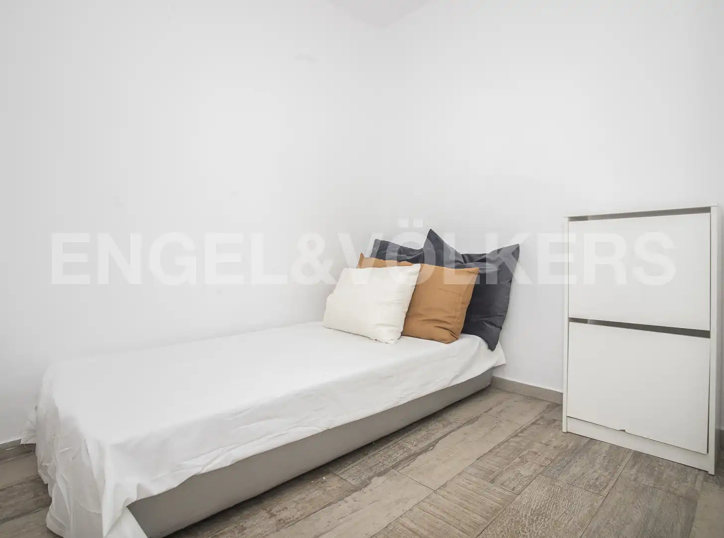 Schlafzimmer von Dachboden zum Verkauf in Barcelona mit Klimaanlage, Heizung und Parkett