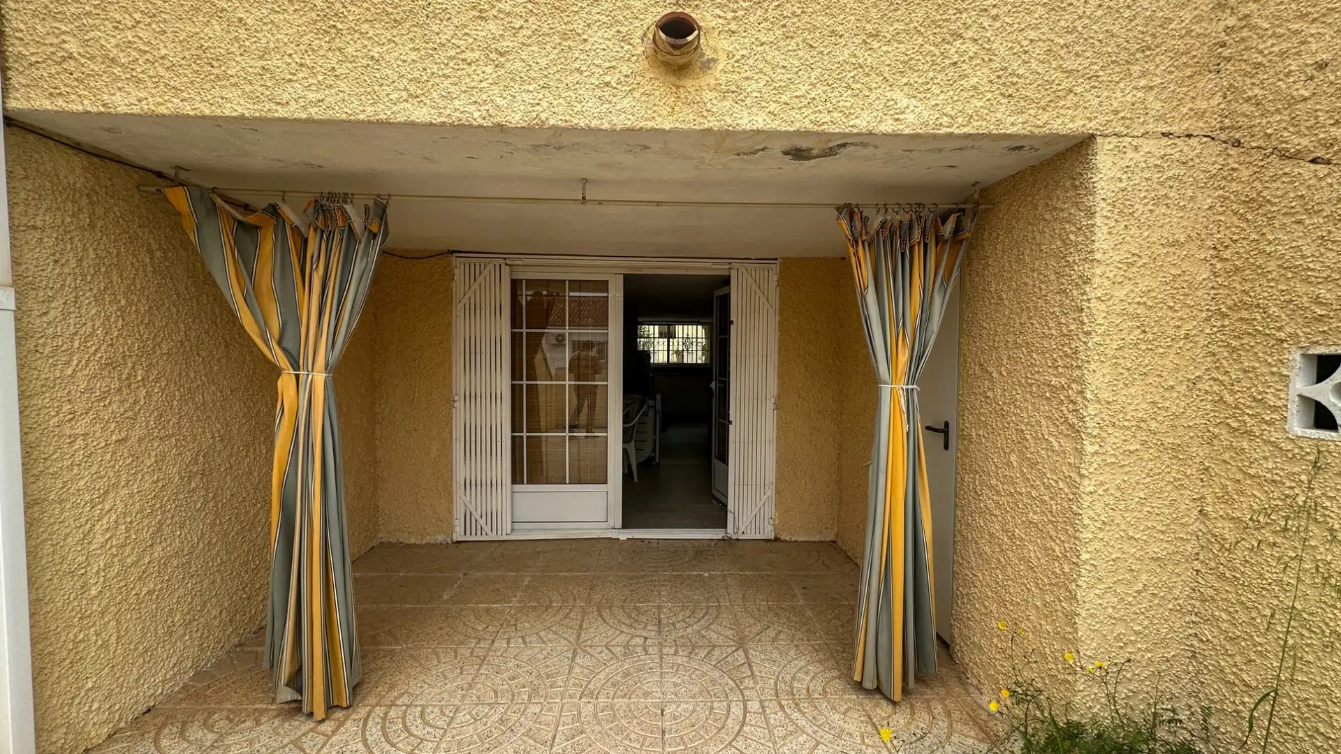 Casa adosada en venda en Orihuela amb Jardí privat, Terrassa i Traster