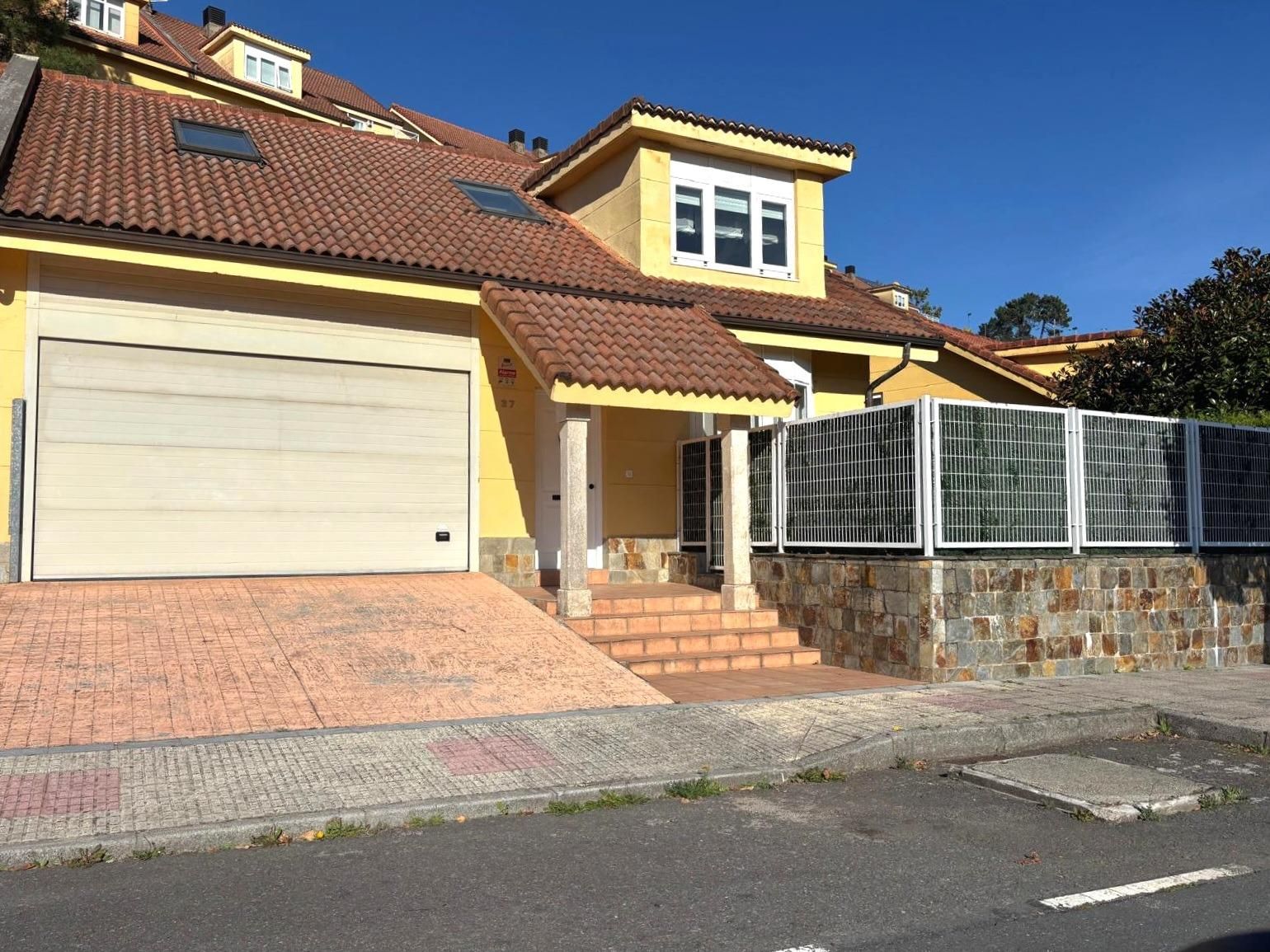 Exterior view of House or chalet to rent in Arteixo  with Heating and Private garden
