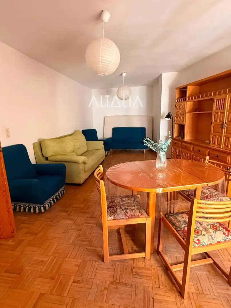 Sala de estar de Piso de alquiler en Cuenca con Calefacción y Amueblado