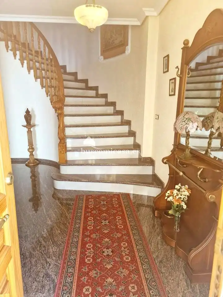 Casa adosada en venda en Torredelcampo amb Aire condicionat, Calefacció i Jardí privat