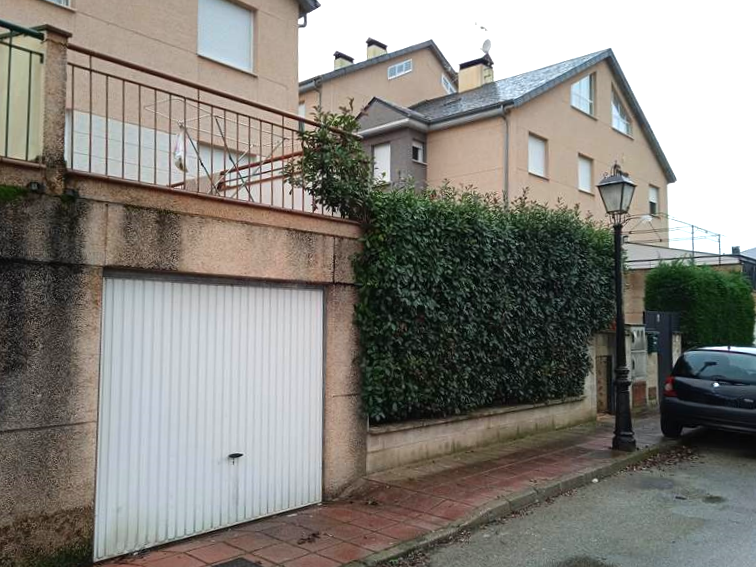 Single-family semi-detached for sale in Lomas De San Roque, Molinaseca