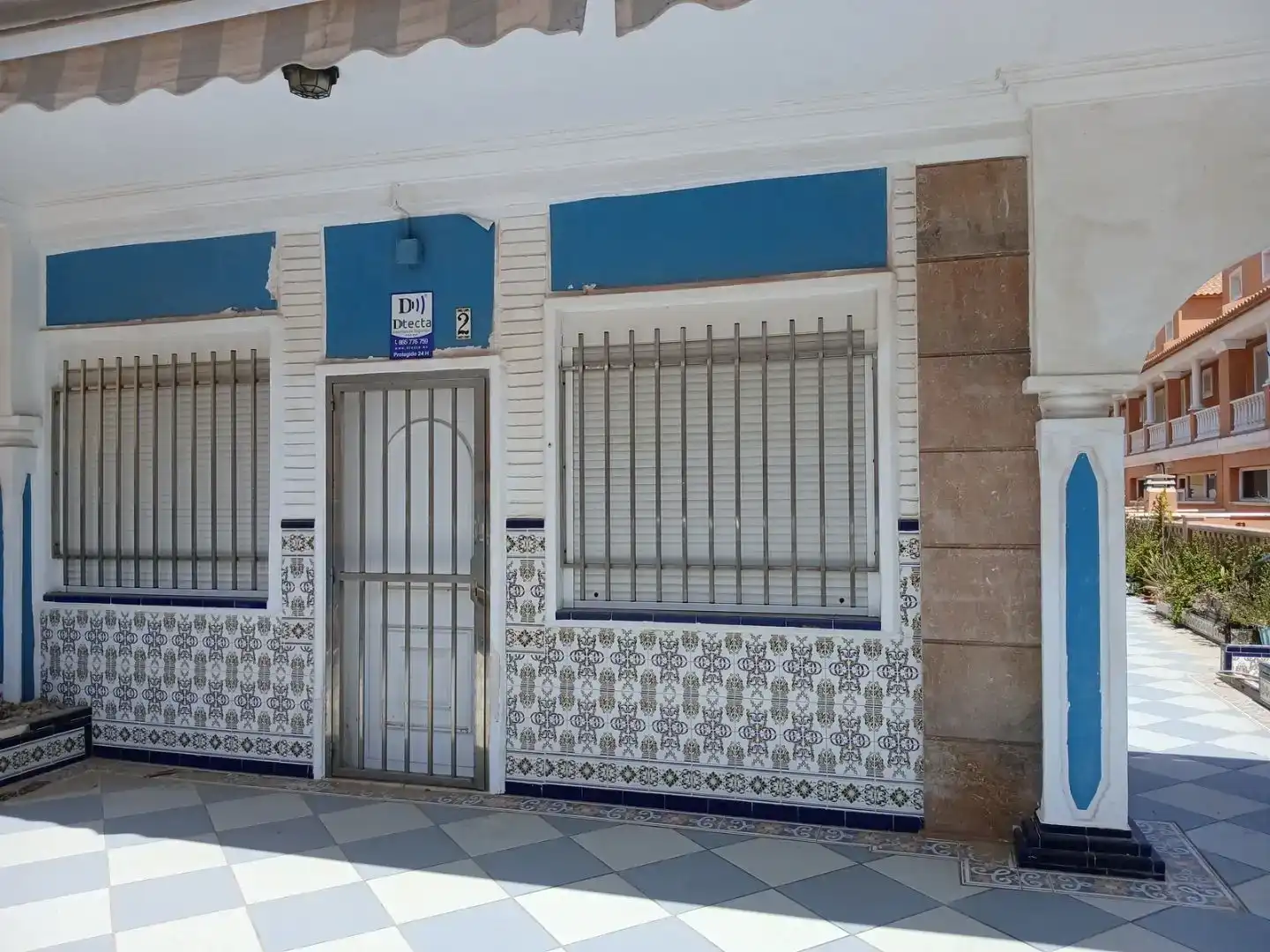 Vista exterior de Casa o xalet de lloguer en Torrevieja amb Aire condicionat, Piscina i Balcó