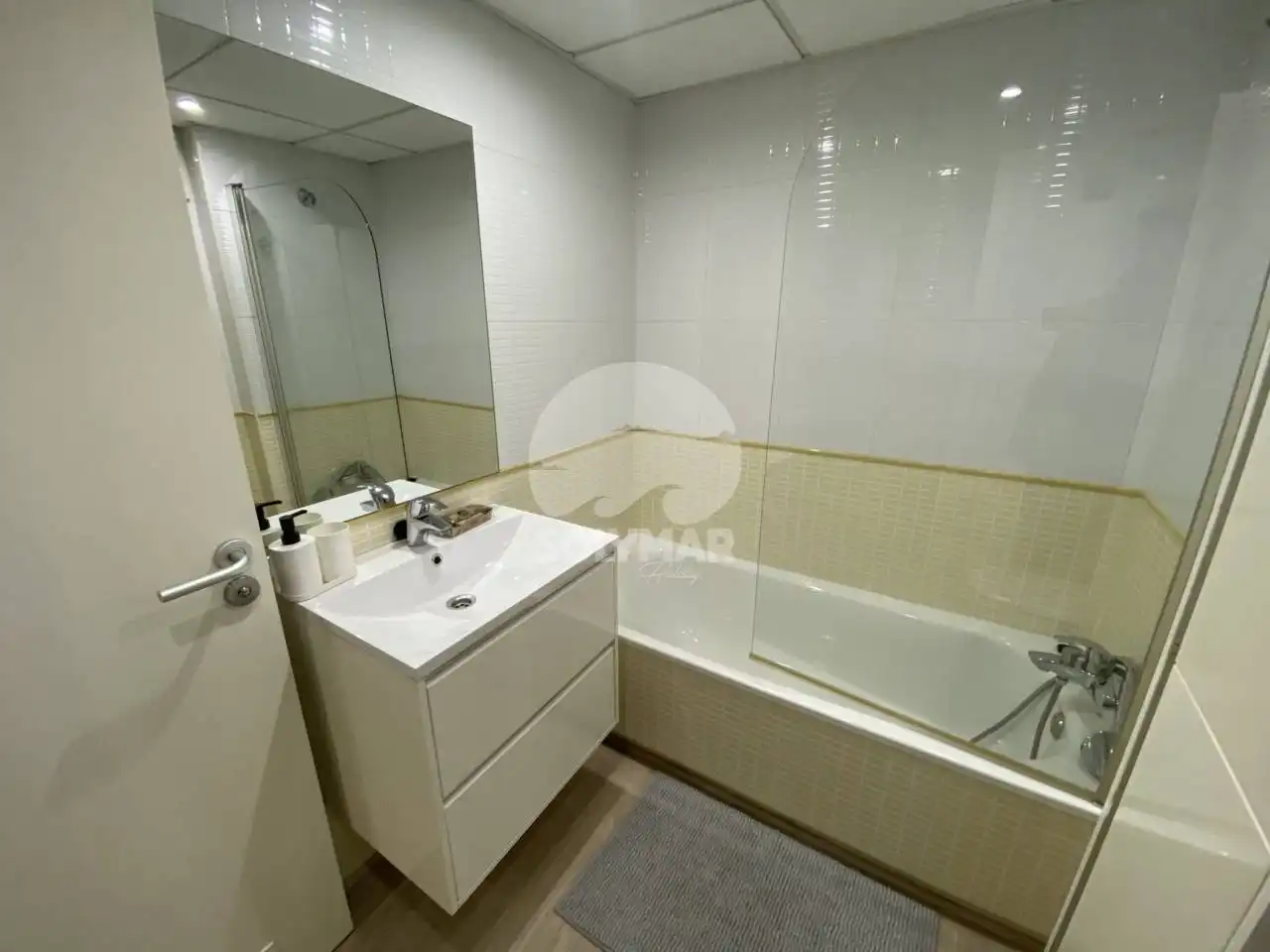 Bathroom of Flat for sale in Vélez-Málaga  with Air Conditioner, Heating and Terrace