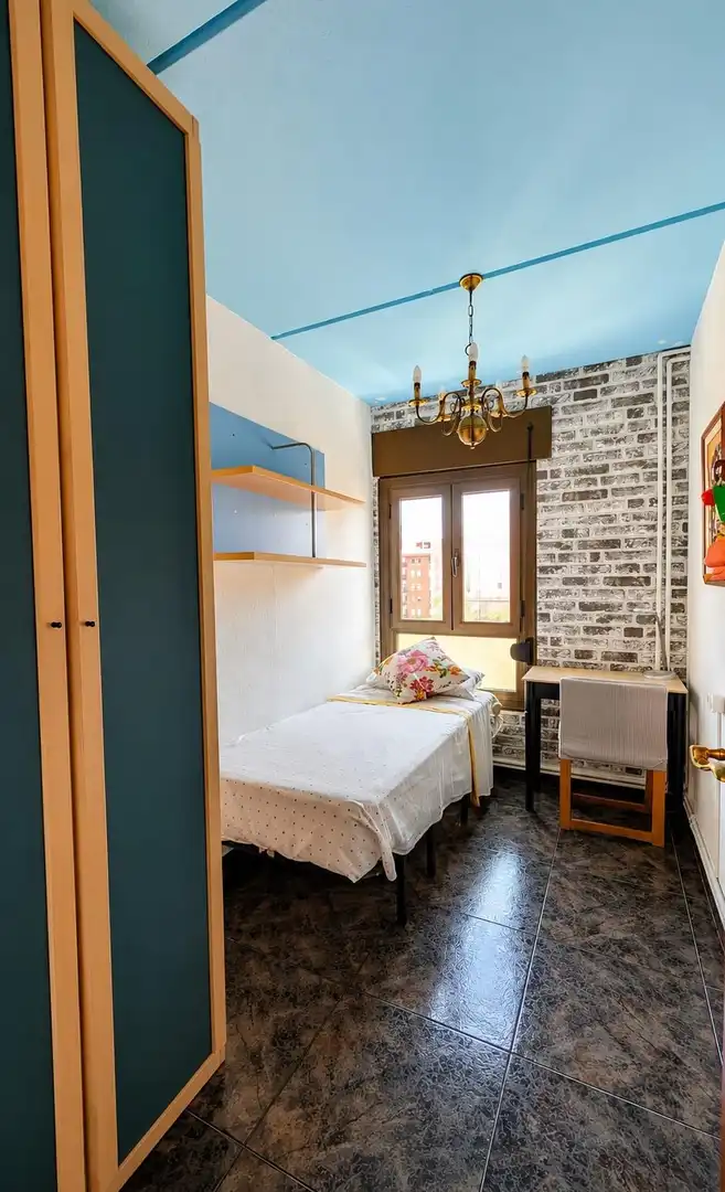 Habitación de Piso de alquiler en Cerdanyola del Vallès con Calefacción, Amueblado y Balcón