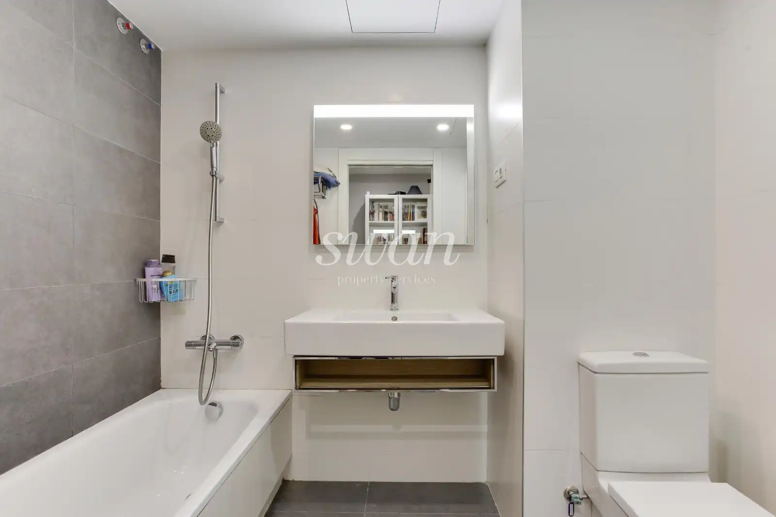 Bathroom of Flat for sale in Sant Cugat del Vallès  with Air Conditioner, Heating and Terrace