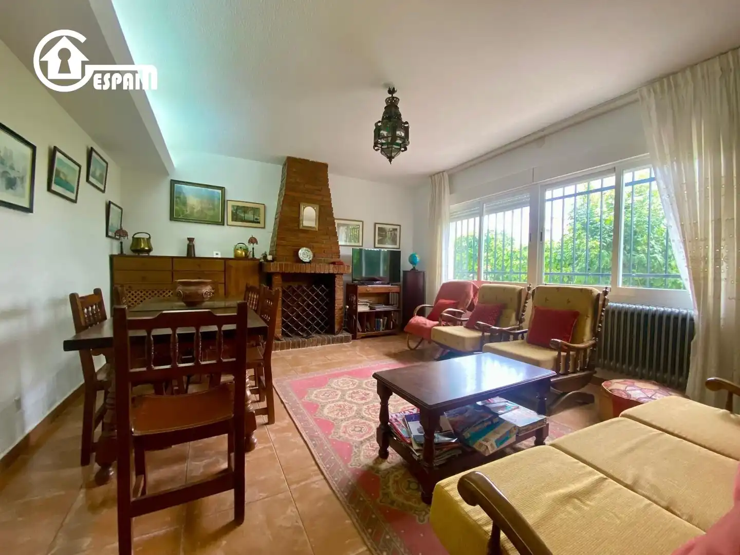 Sala de estar de Casa adosada en venta en Lillo con Calefacción, Jardín privado y Terraza