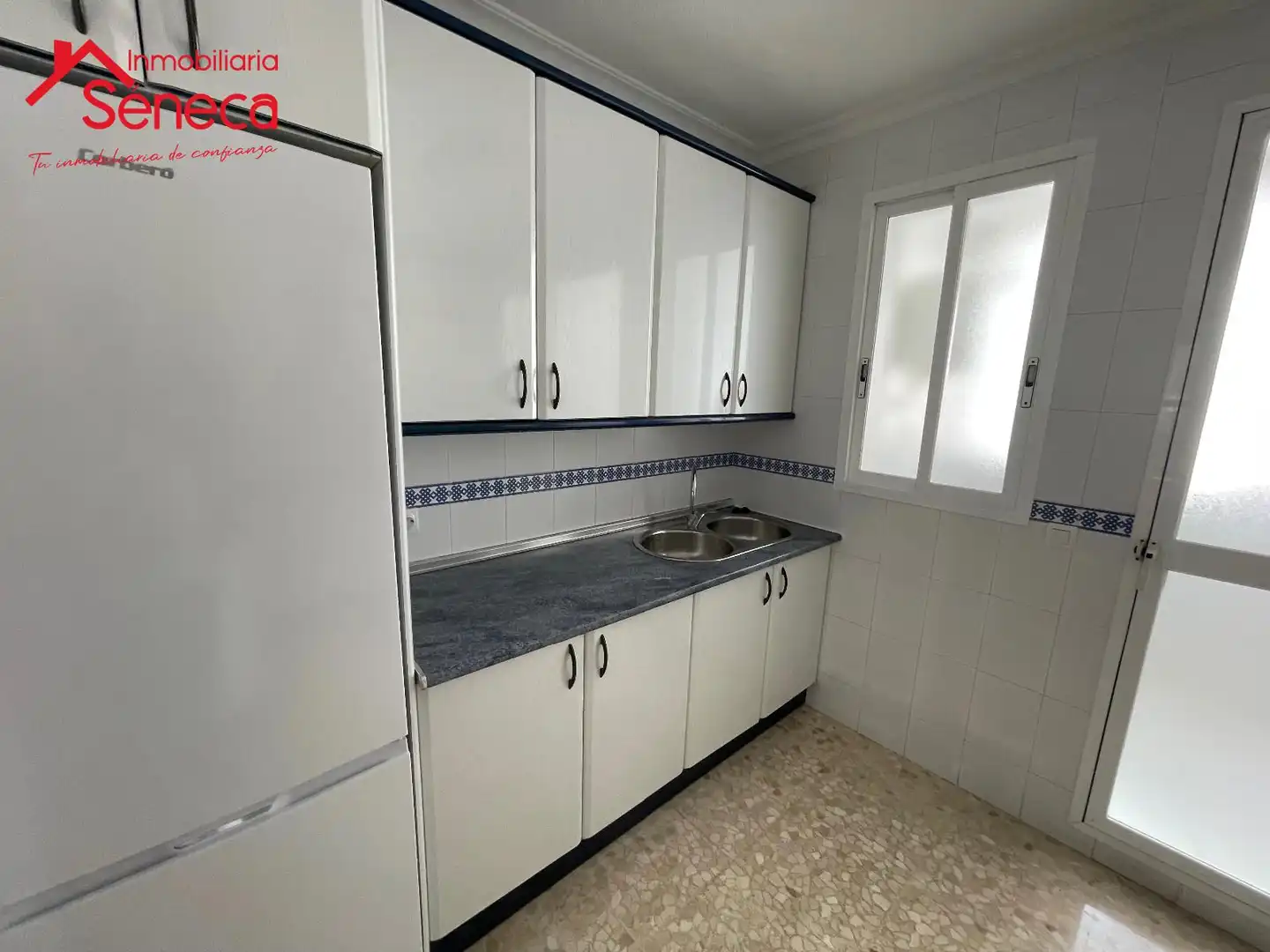 Cuina de Pis de lloguer en Córdoba amb Aire condicionat, Calefacció i Terrassa