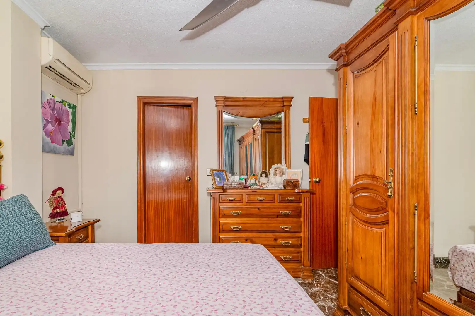 Habitación de Casa adosada en venta en Granada con Aire acondicionado y Calefacción