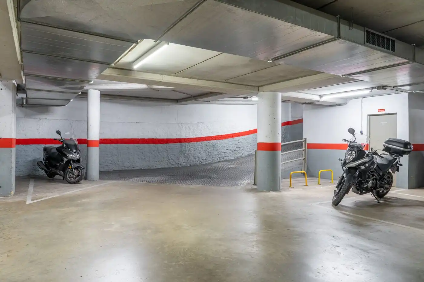 Moto à louer à CALLE ERNEST LLUCH 15, imagen 4