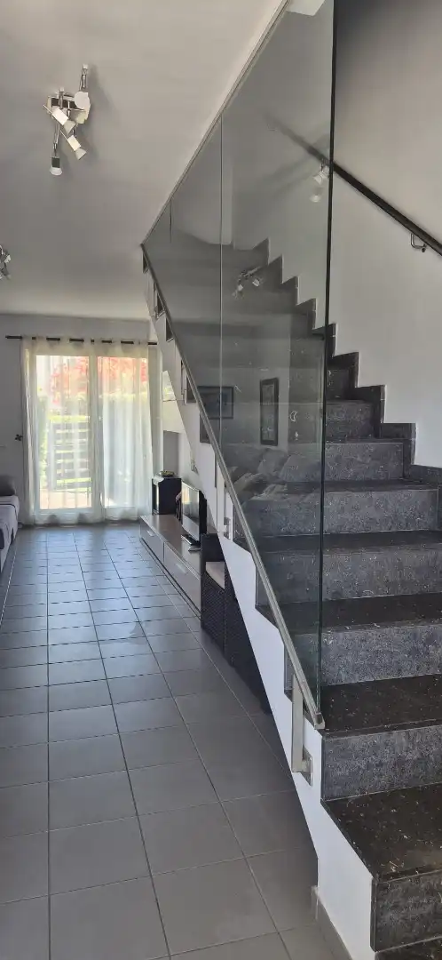 Einfamilien-Reihenhaus zum Verkauf in Mont-roig del Camp mit Klimaanlage, Privatgarten und Terrasse