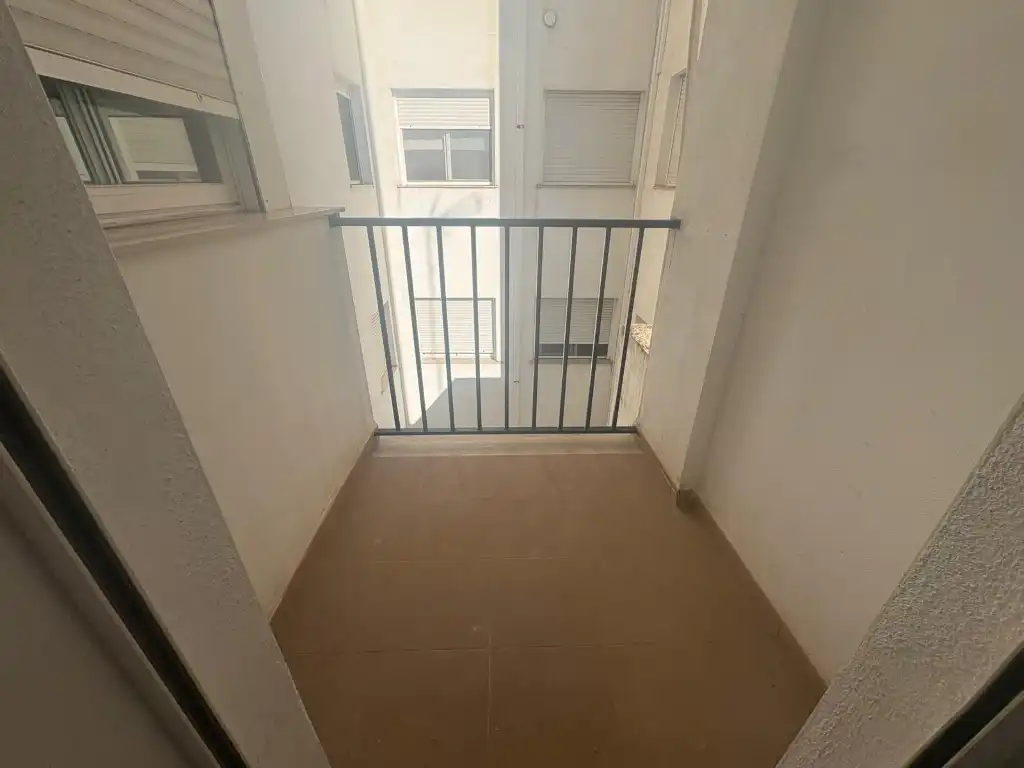Terraza de Piso de alquiler en Paterna con TV y Balcón