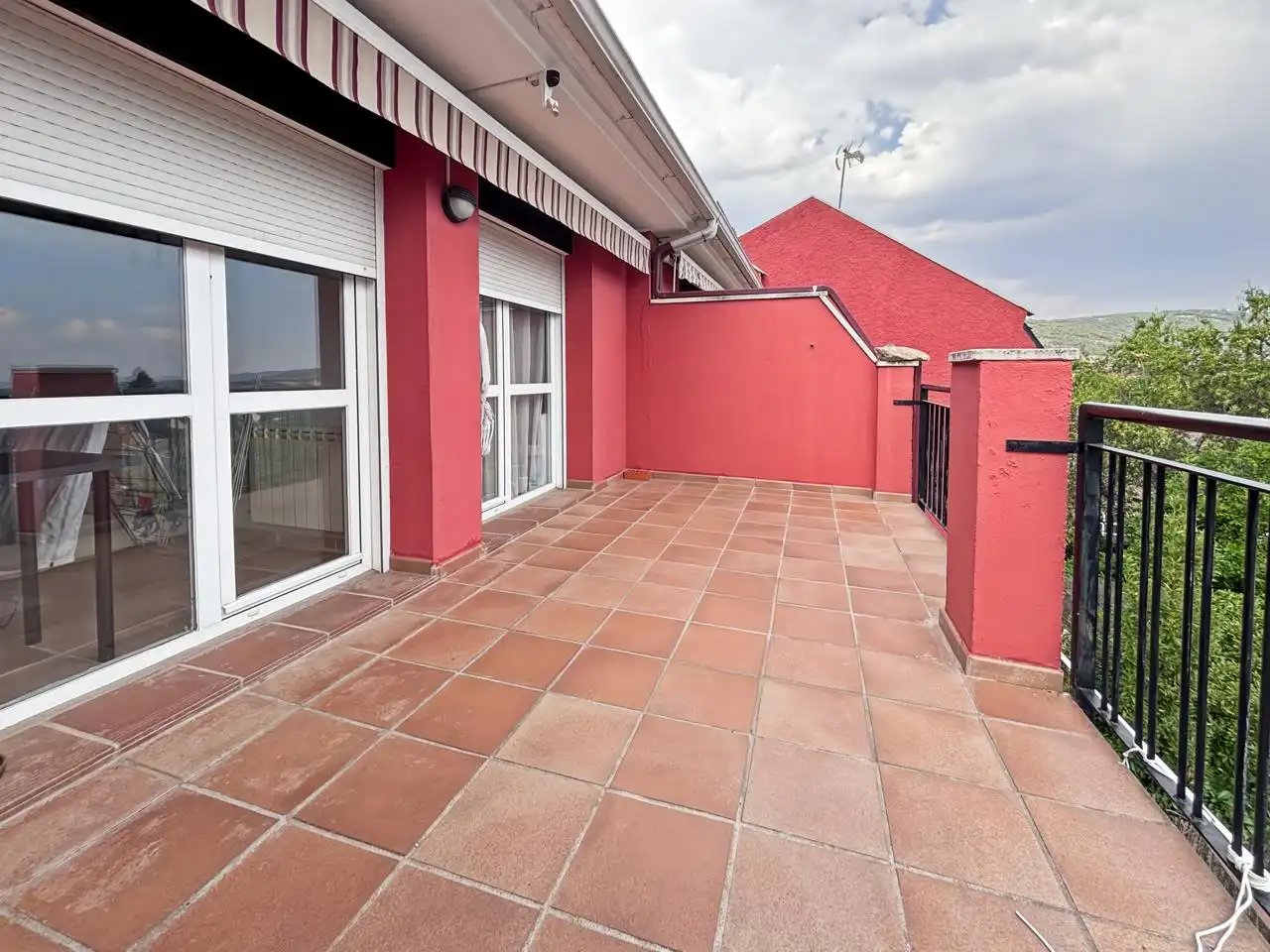 Terrassa de Casa o xalet en venda en Collado Mediano amb Aire condicionat, Terrassa i Piscina comunitària