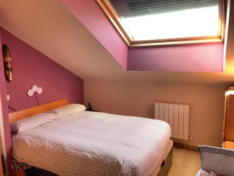 Habitación de Dúplex en venta en Villaquilambre con Calefacción, Trastero y Horno
