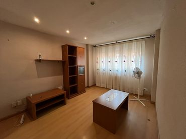 Piso con ascensor en venta en Plaza Ricla