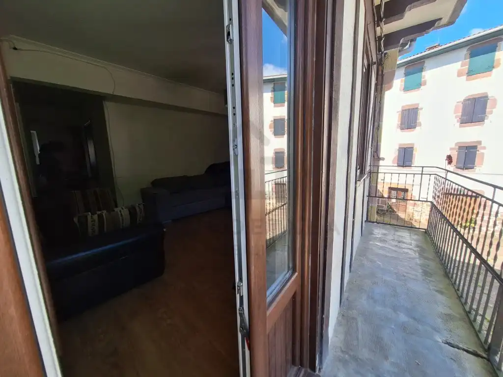 Balcony of Flat for sale in Bera