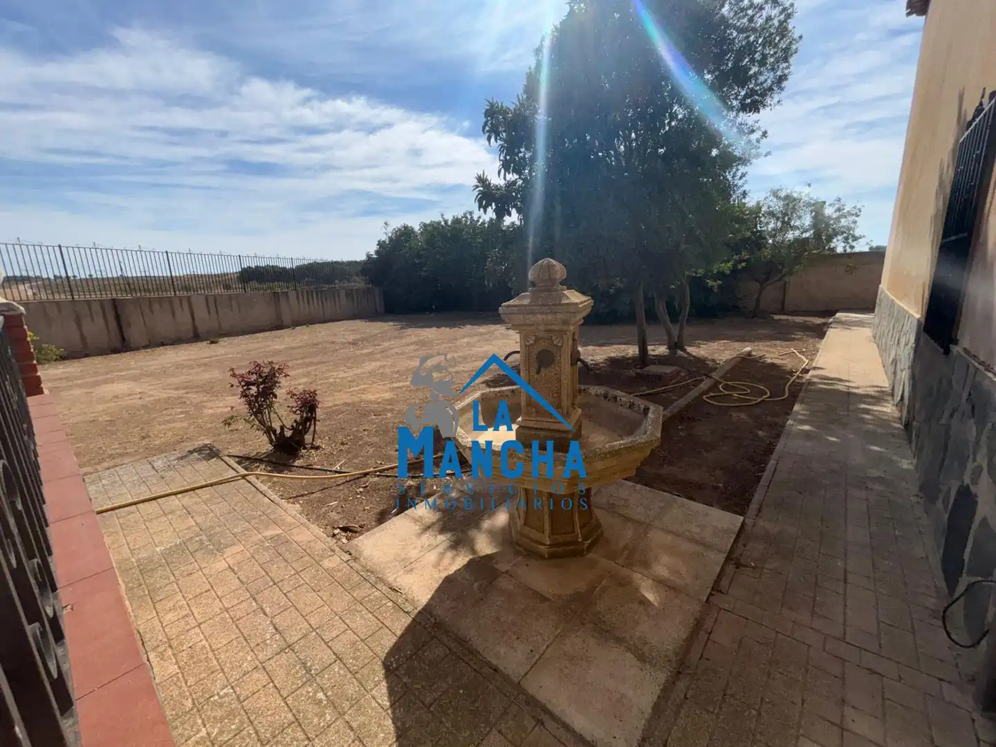 Casa o chalet en venta en Hoya-Gonzalo con Calefacción, Jardín privado y Amueblado