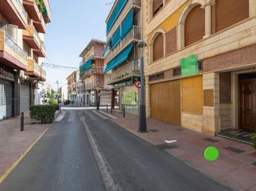 Local comercial en venda a Peligros