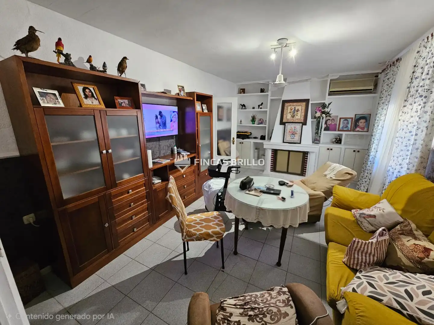 Sala de estar de Casa adosada en venta en Cáceres con Aire acondicionado, Calefacción y Amueblado