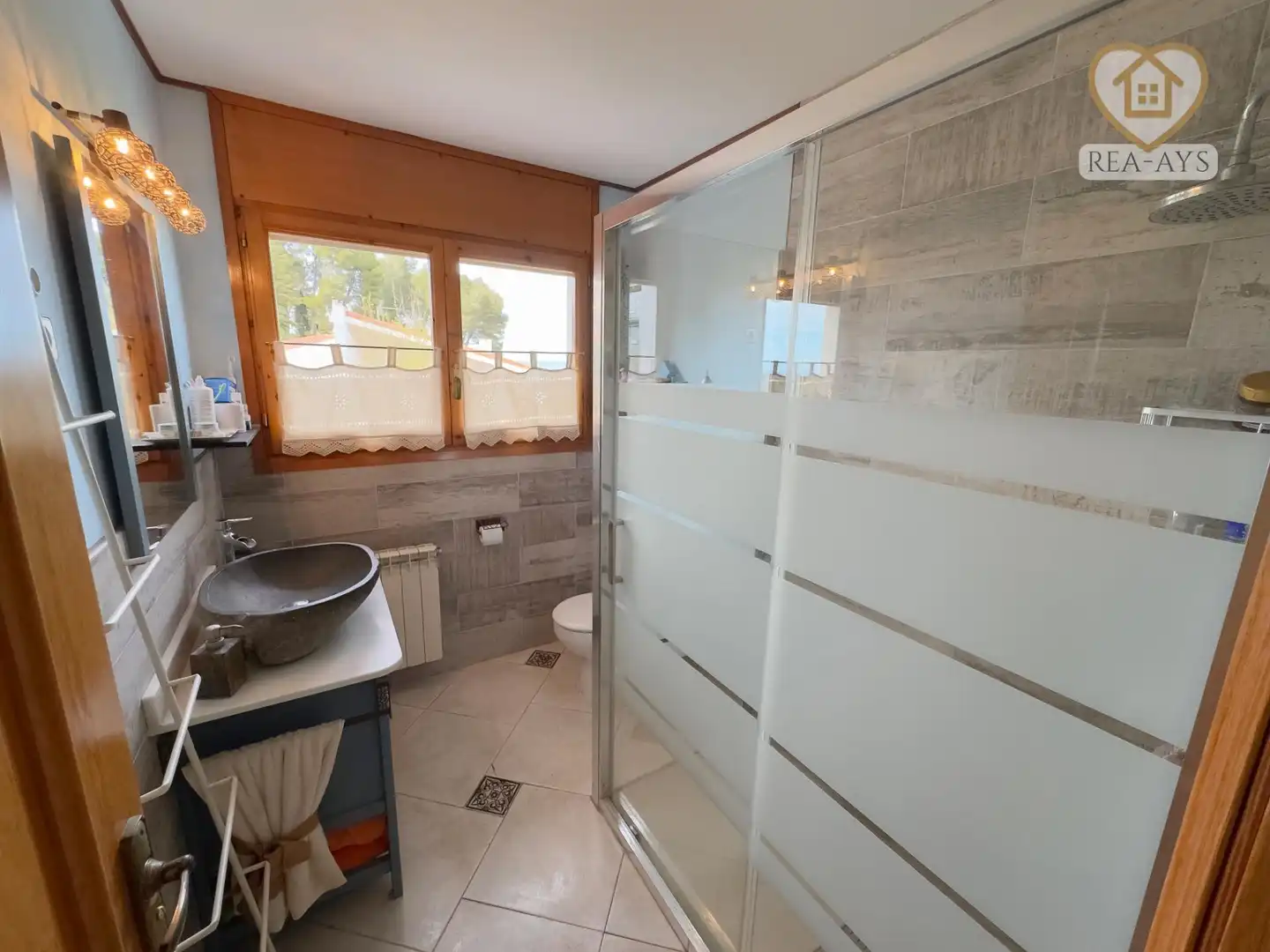 Baño de Casa o chalet en venta en Vallirana con Calefacción, Jardín privado y Terraza