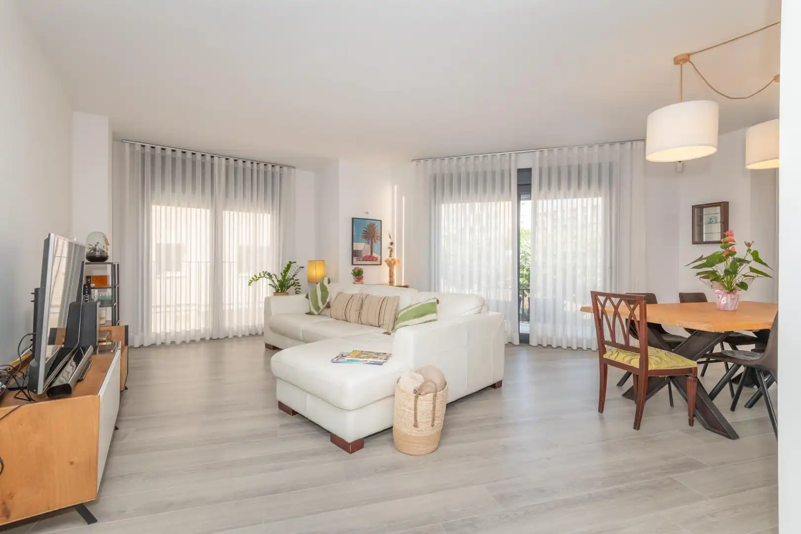 Sala d'estar de Apartament de lloguer en Girona amb Parquet i Piscina comunitària