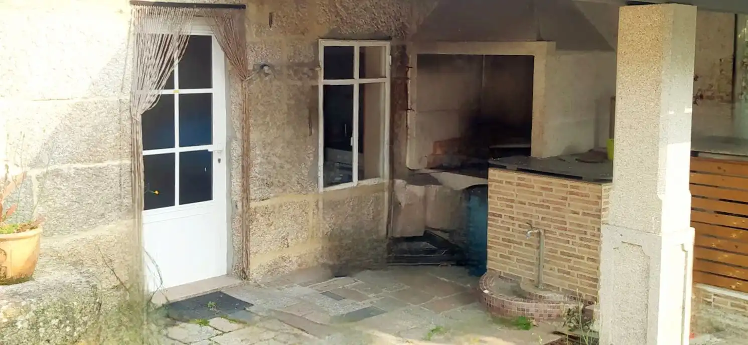 Finca rústica en venta en Pontevedra Capital  con Calefacción y Jardín privado