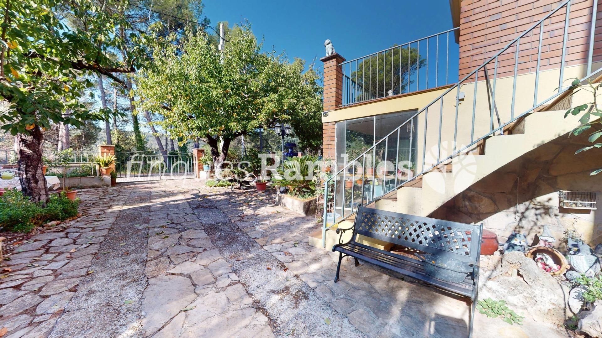 Vista exterior de Casa o chalet en venta en Cabrera d'Anoia con Jardín privado