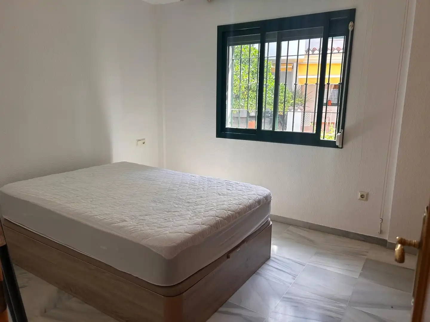 Dormitori de Pis en venda en Benalmádena amb Terrassa i Piscina comunitària