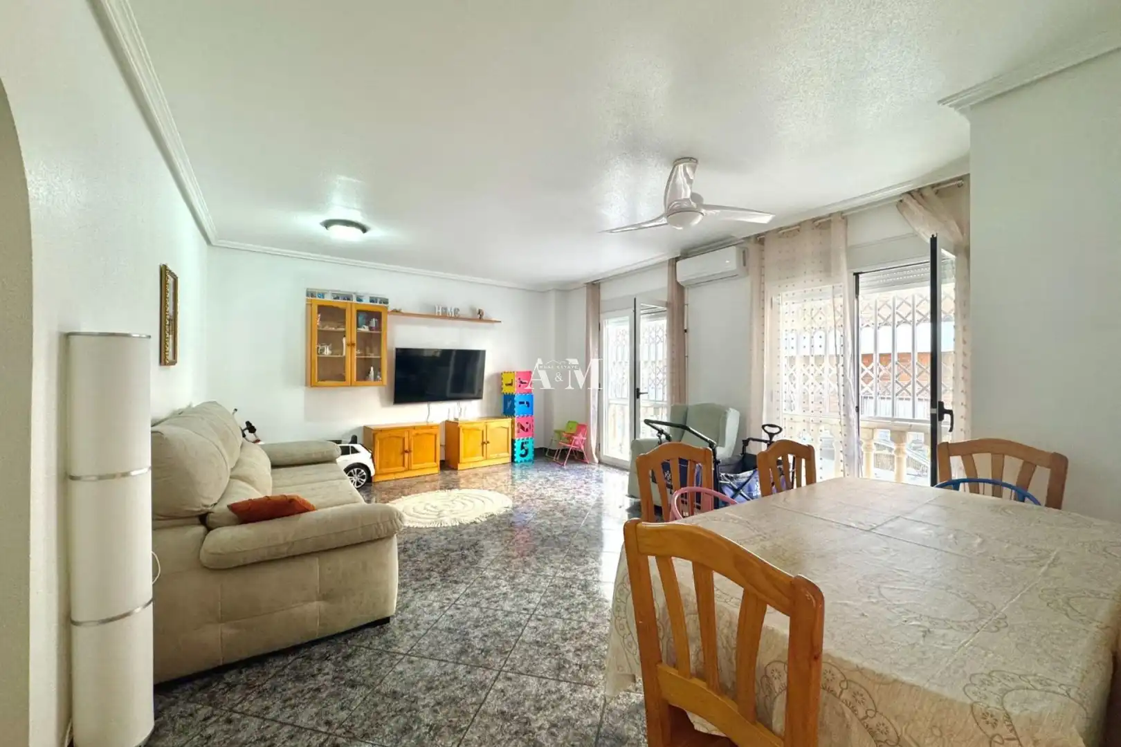 Sala d'estar de Planta baixa en venda en San Pedro del Pinatar amb Aire condicionat, Calefacció i Moblat