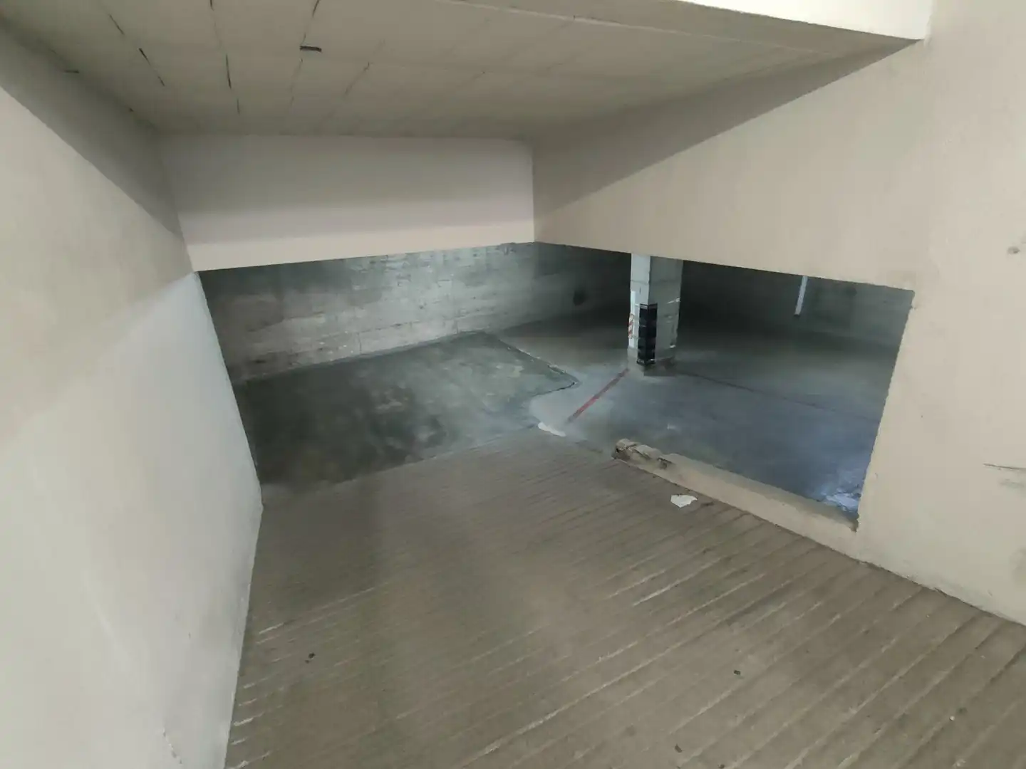 Garage for rent in Girona