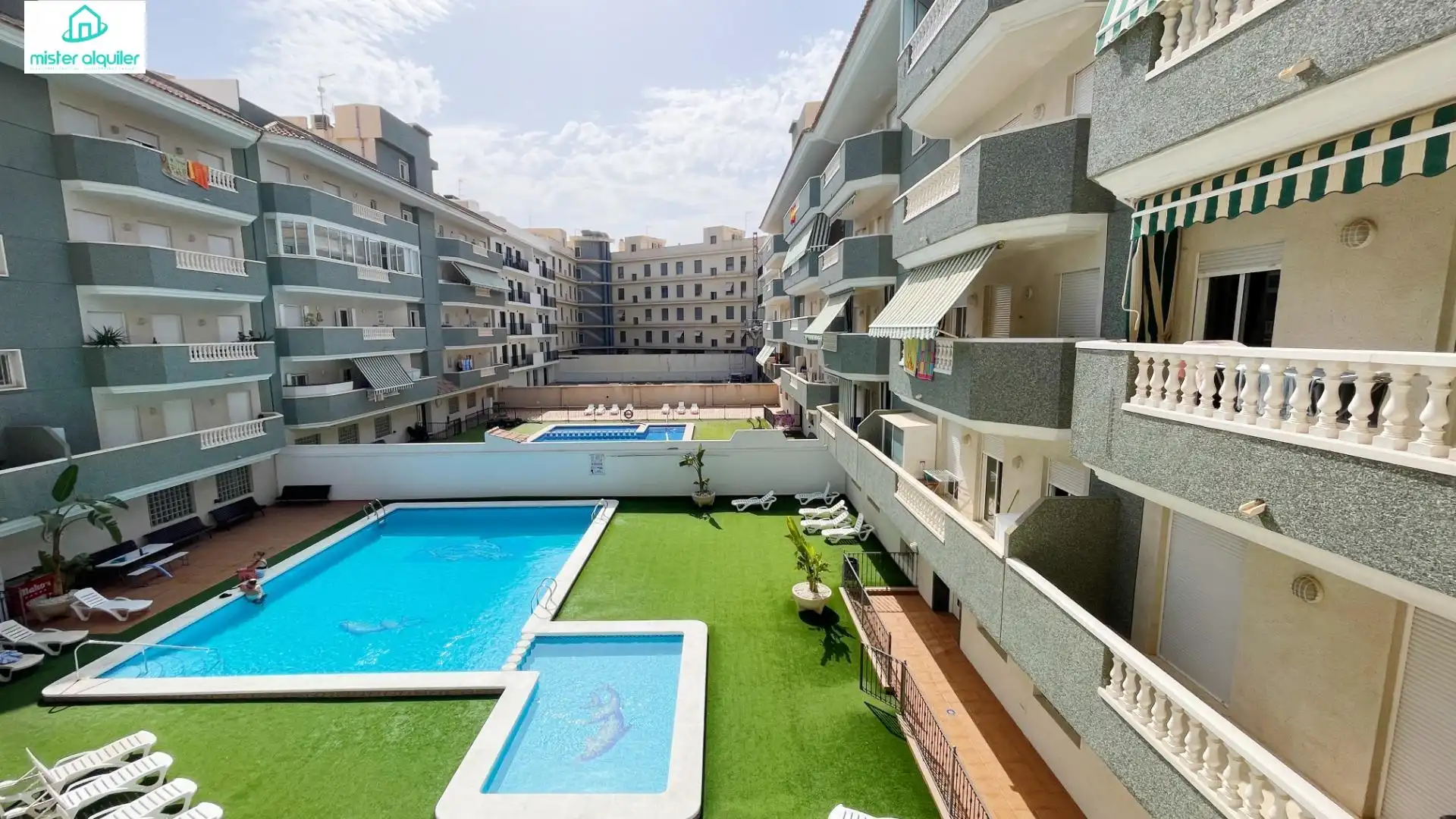 Piscina de Apartament de lloguer en El Campello amb Aire condicionat, Calefacció i Terrassa