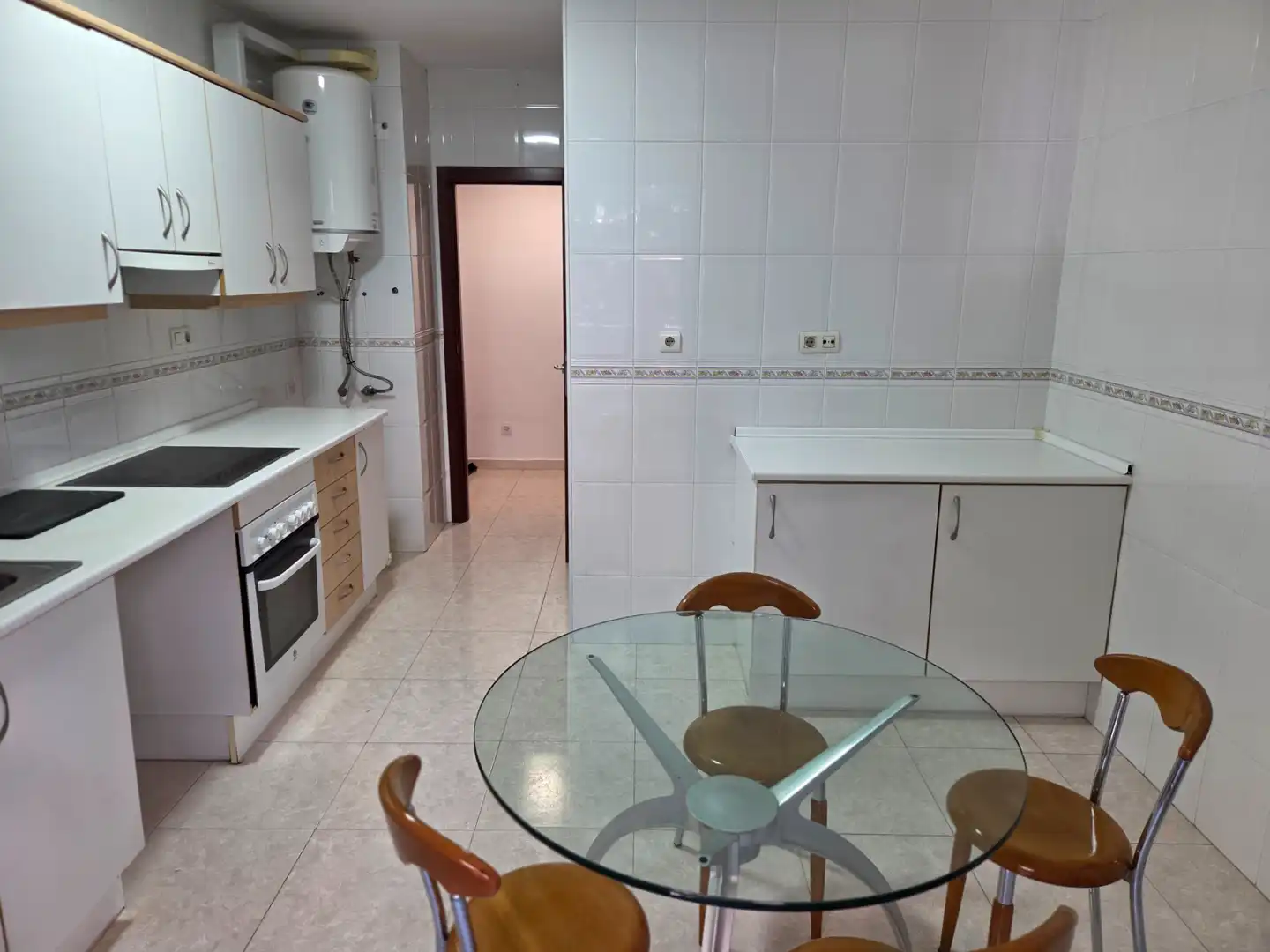 Cocina de Piso de alquiler en Barcelona con Calefacción, Horno y Lavadora