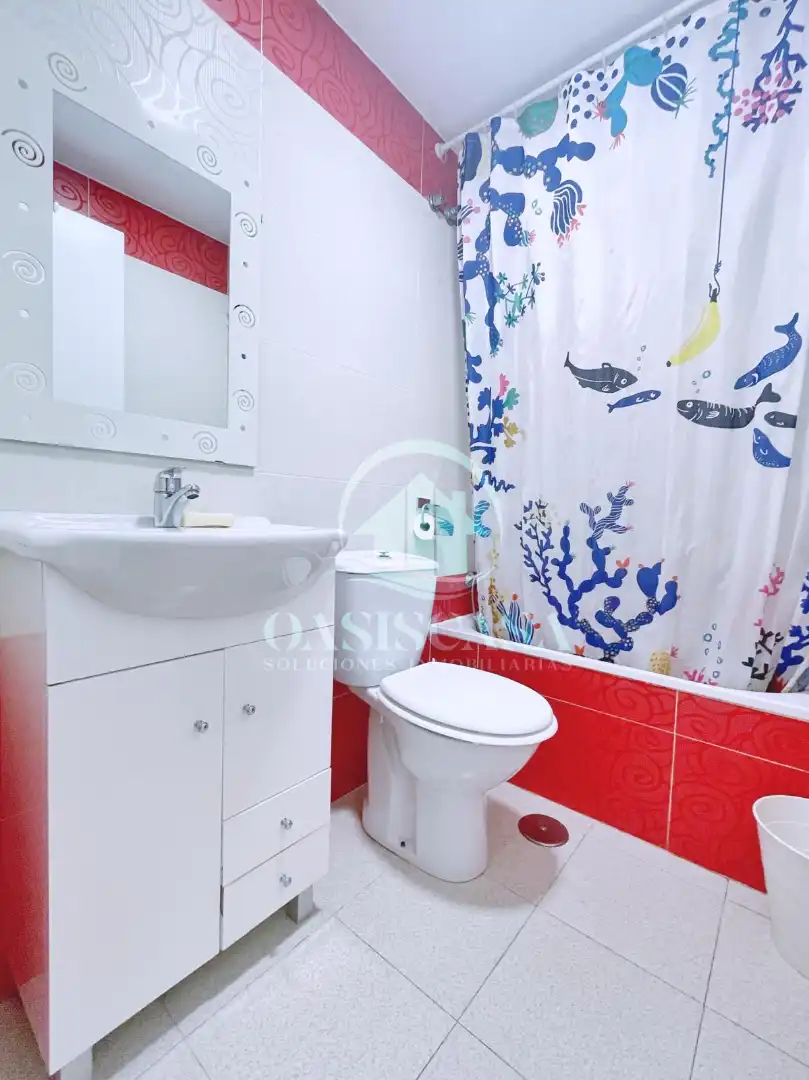 Baño de Piso de alquiler en Málaga con Aire acondicionado, Terraza y Amueblado