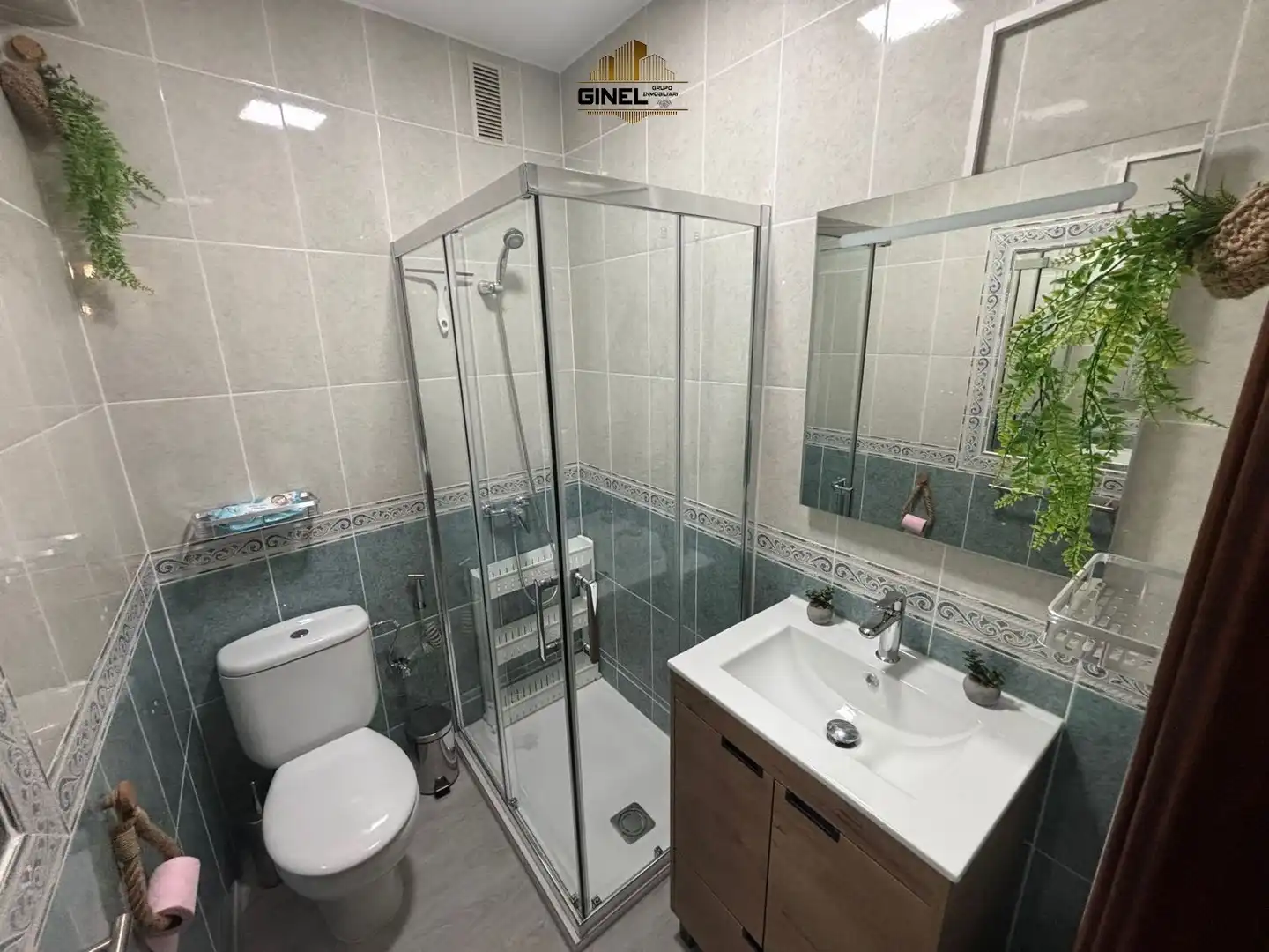 Bany de Pis de lloguer en Jaén amb Aire condicionat, Calefacció i Terrassa