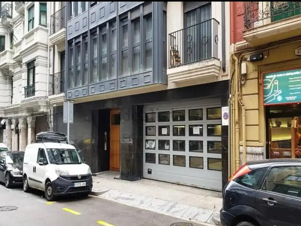 Außenansicht von Garage zum Verkauf in Bilbao 